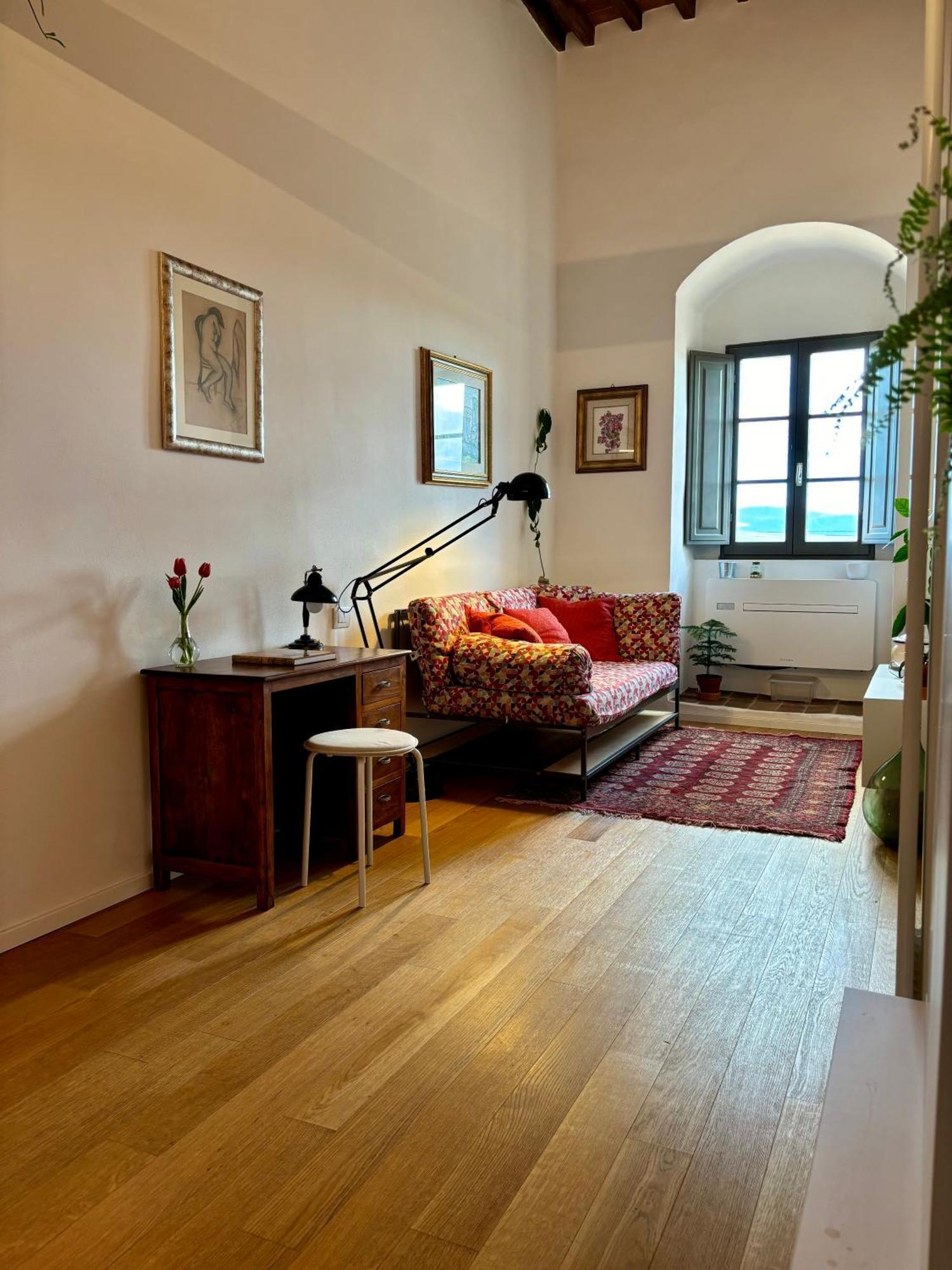 La Torre Di Canonica Apartment *